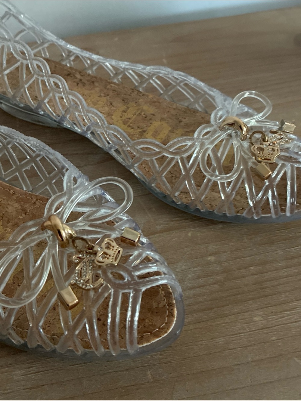 NEW Juicy Couture Clear Jelly Flats Cork Insole Bow Charm, Size 6 - Picture 2 of 6